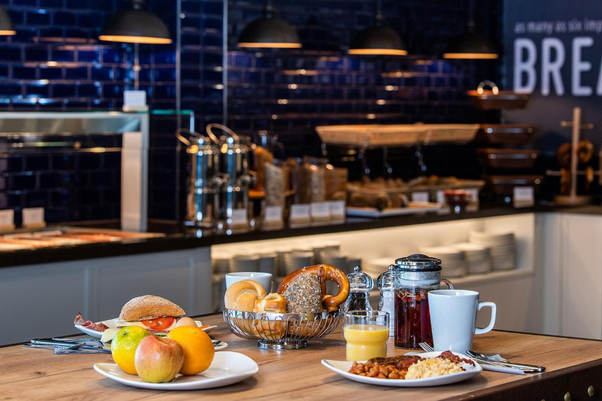 Premier Inn Berlin City Wilmersdorf Экстерьер фото