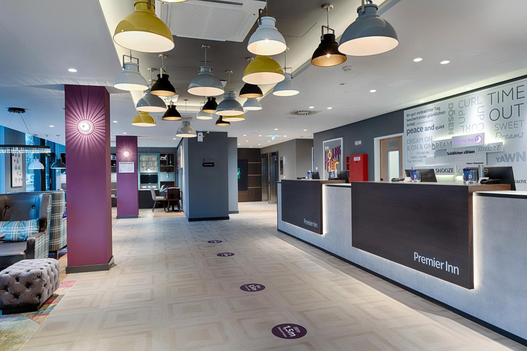Premier Inn Berlin City Wilmersdorf Экстерьер фото
