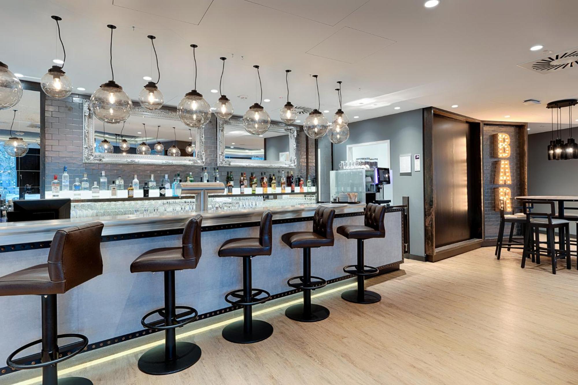 Premier Inn Berlin City Wilmersdorf Экстерьер фото