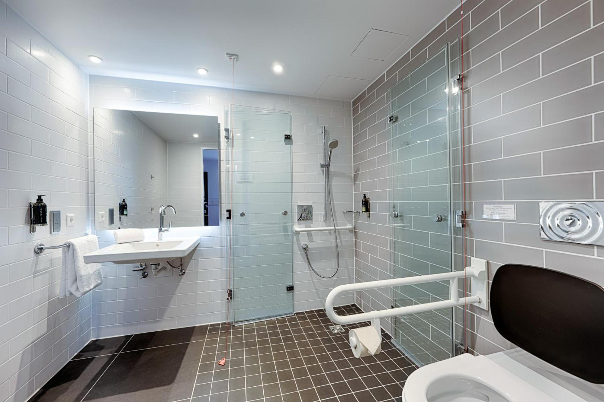 Premier Inn Berlin City Wilmersdorf Экстерьер фото
